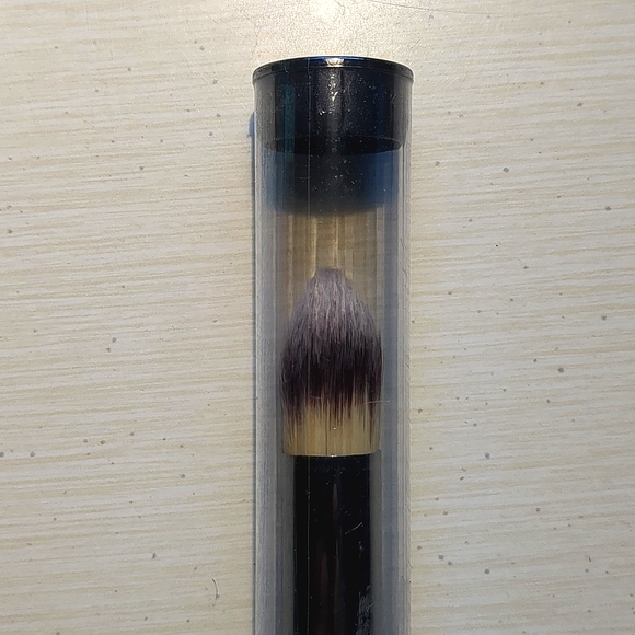 Heavenly Luxe™ Pointed Precision Complexion Brush #11 - Picture 2 of 3